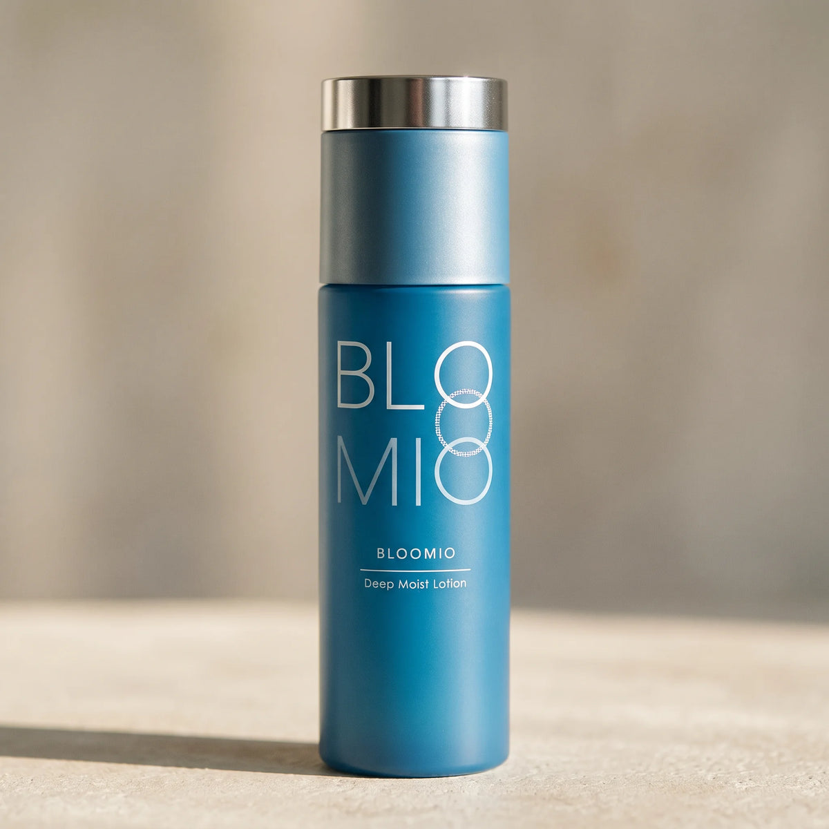 BLOOMIO Deep Moist Lotion 145ml — MACRO lifestyle view