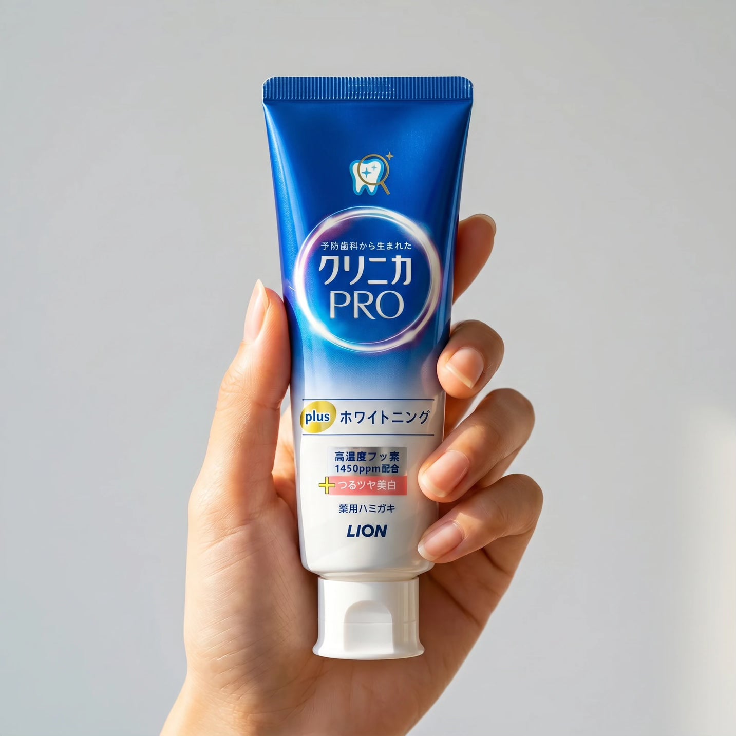 LION Clinica PRO + Whitening Toothpaste 95g
