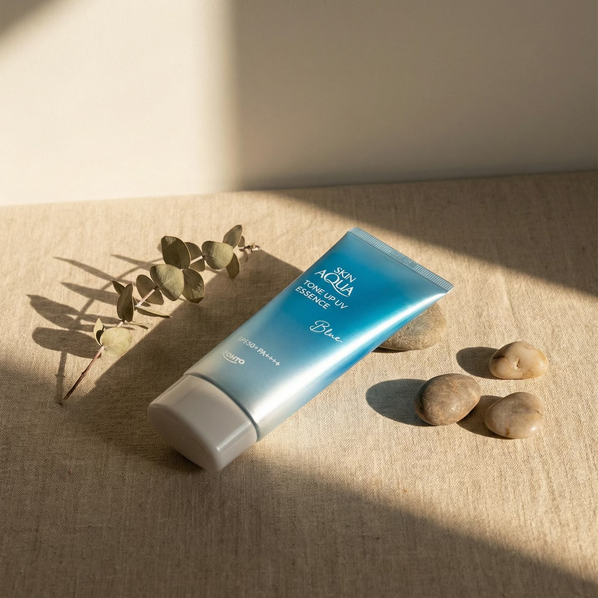 Skin Aqua Tone Up UV Essence Blue SPF 50+ PA++++ 70g