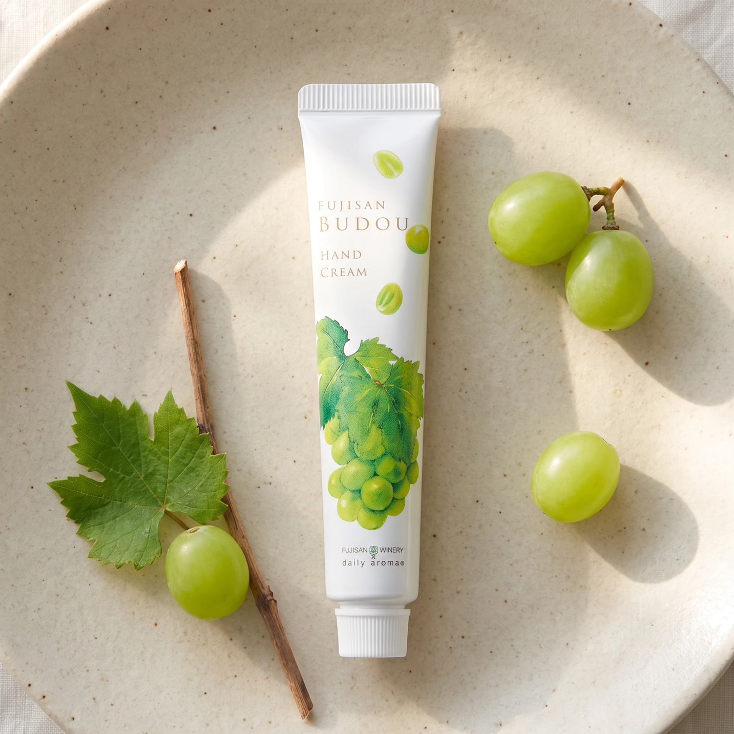 Daily Aroma Fujisan Budou (Muscat) Hand Cream 20g/75g