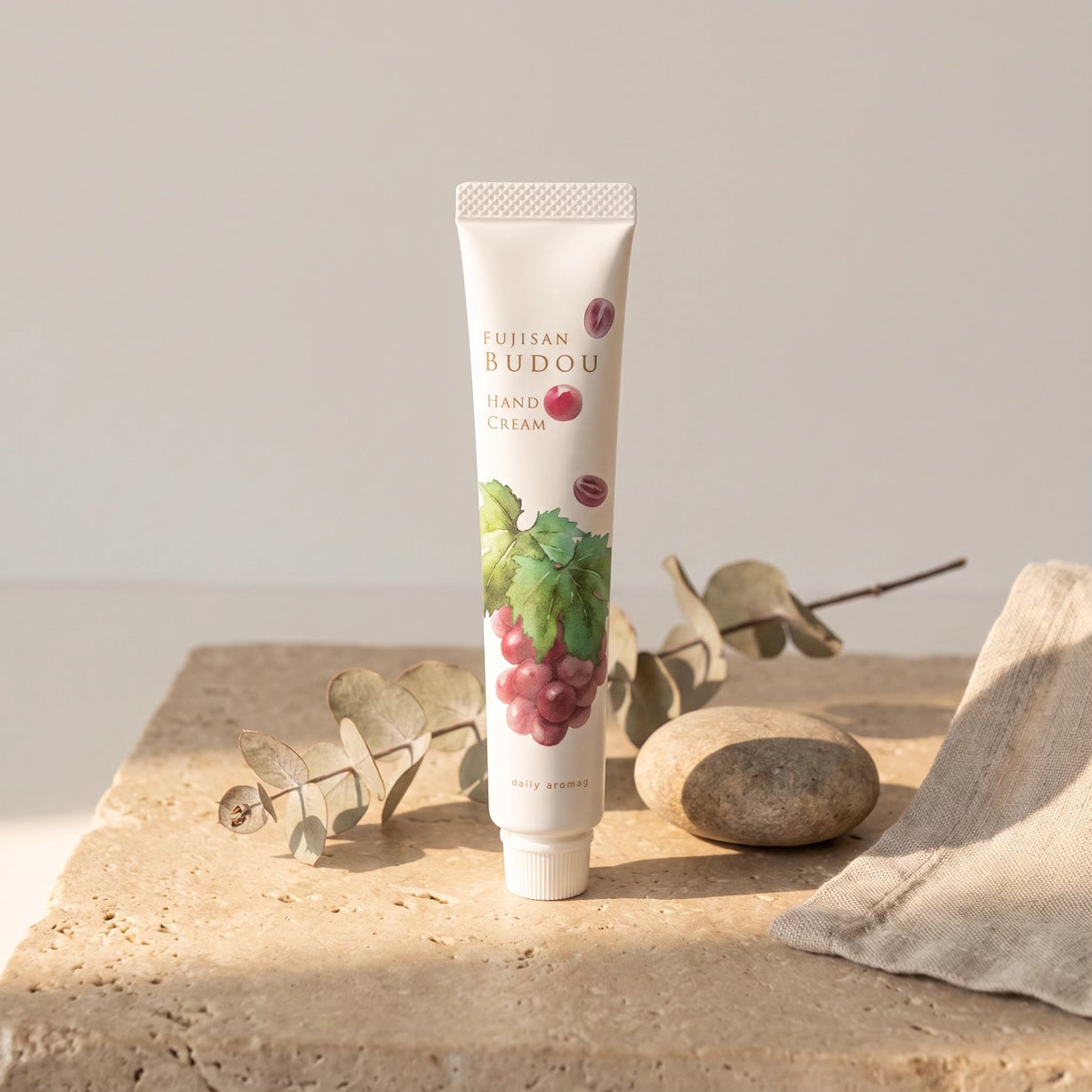 Daily Aroma Fujisan Budou (Grape) Hand Cream 20g/75g