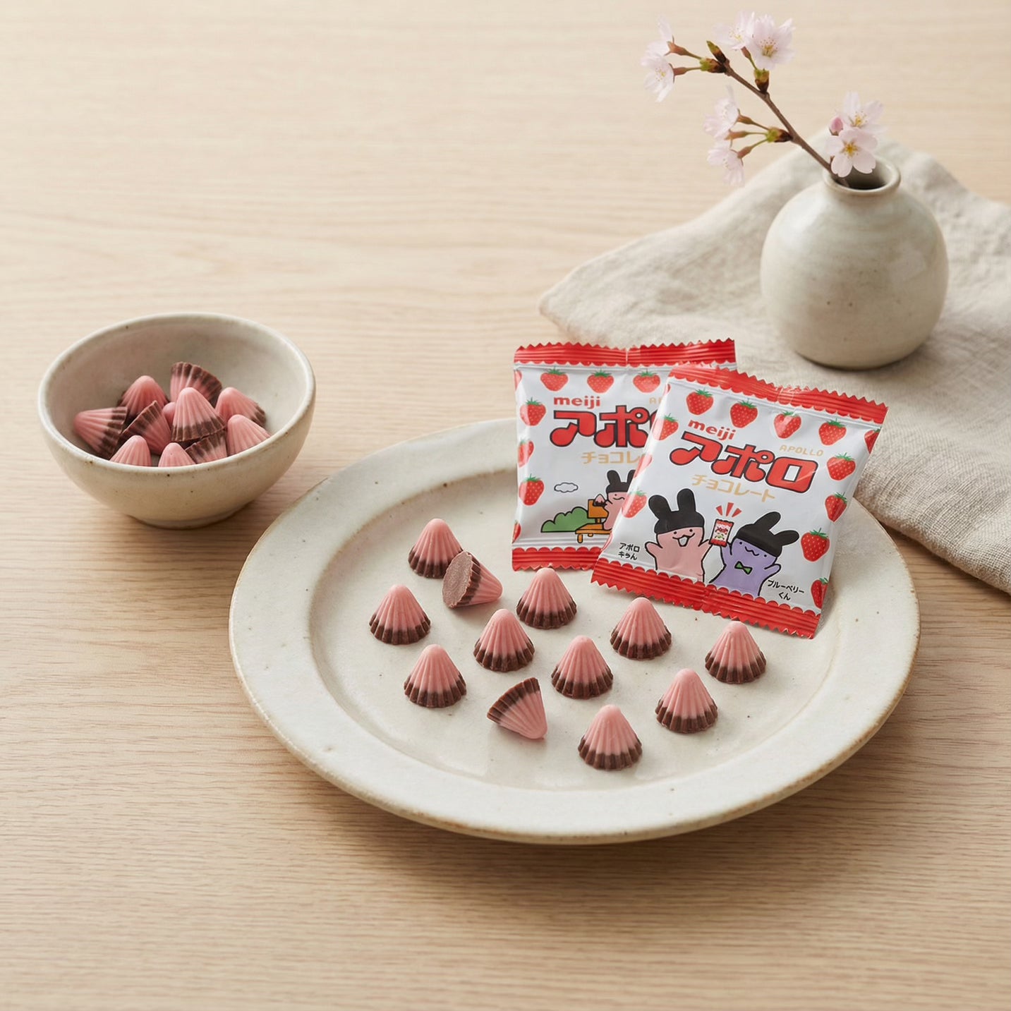 Meiji Apollo Strawberry Chocolate Pack (12 bags)