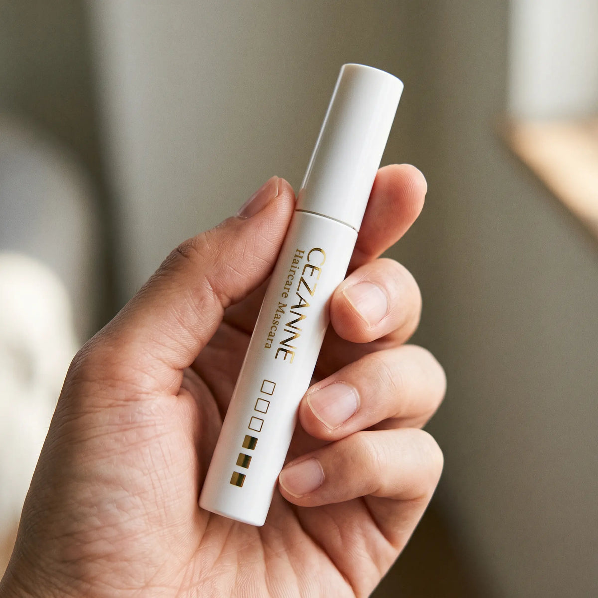 Cezanne Hair Care Mascara 00 Clear 10ml — macro lifestyle view