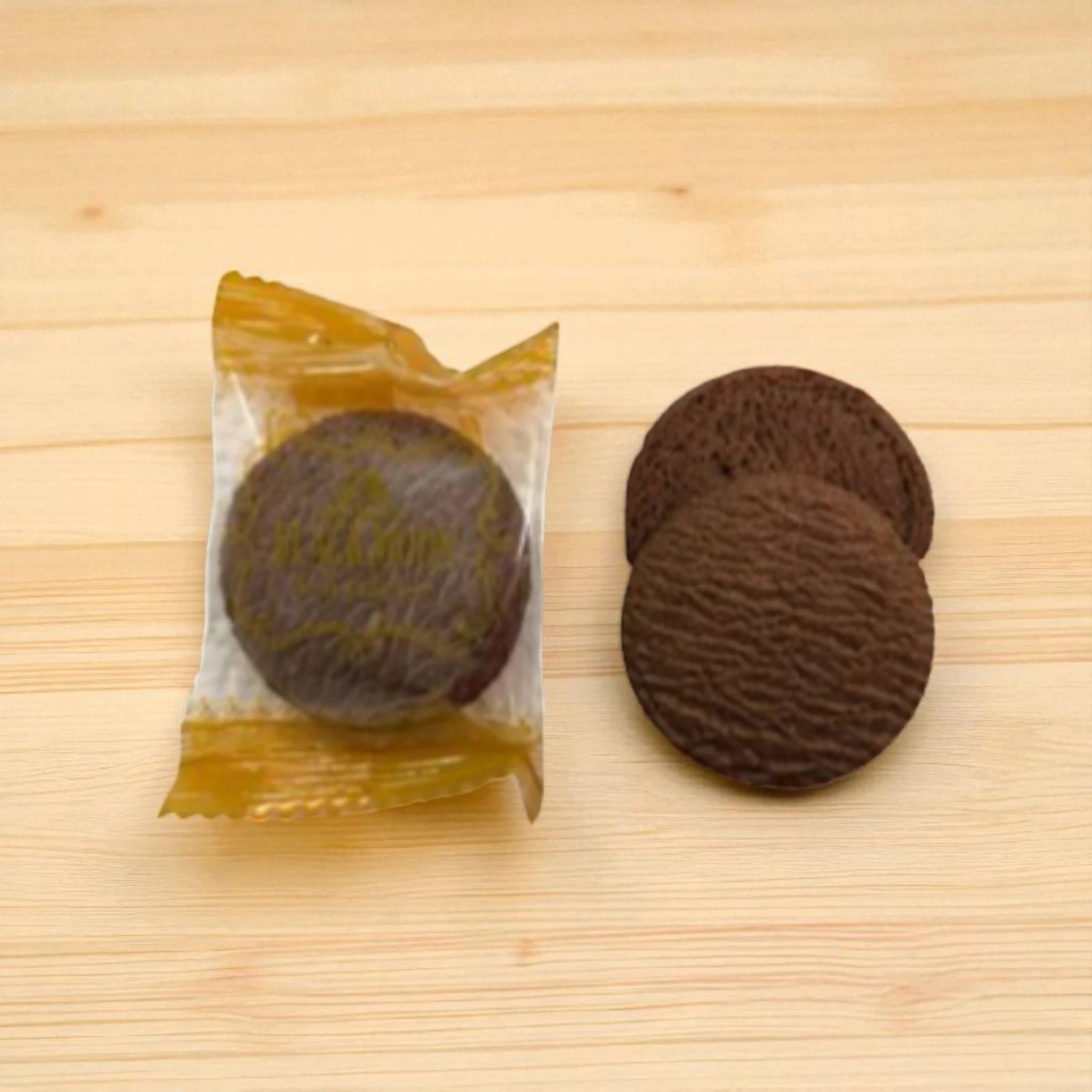 Morinaga Black Moon Chocolate Cookies (14 Pieces)