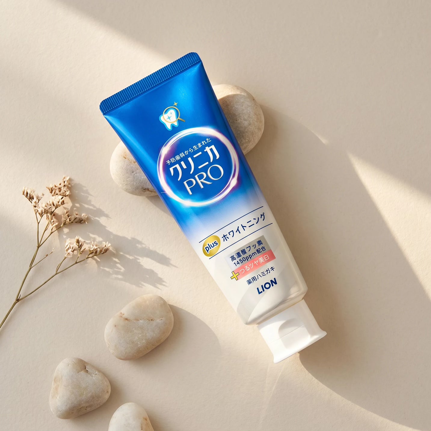 LION Clinica PRO + Whitening Toothpaste 95g