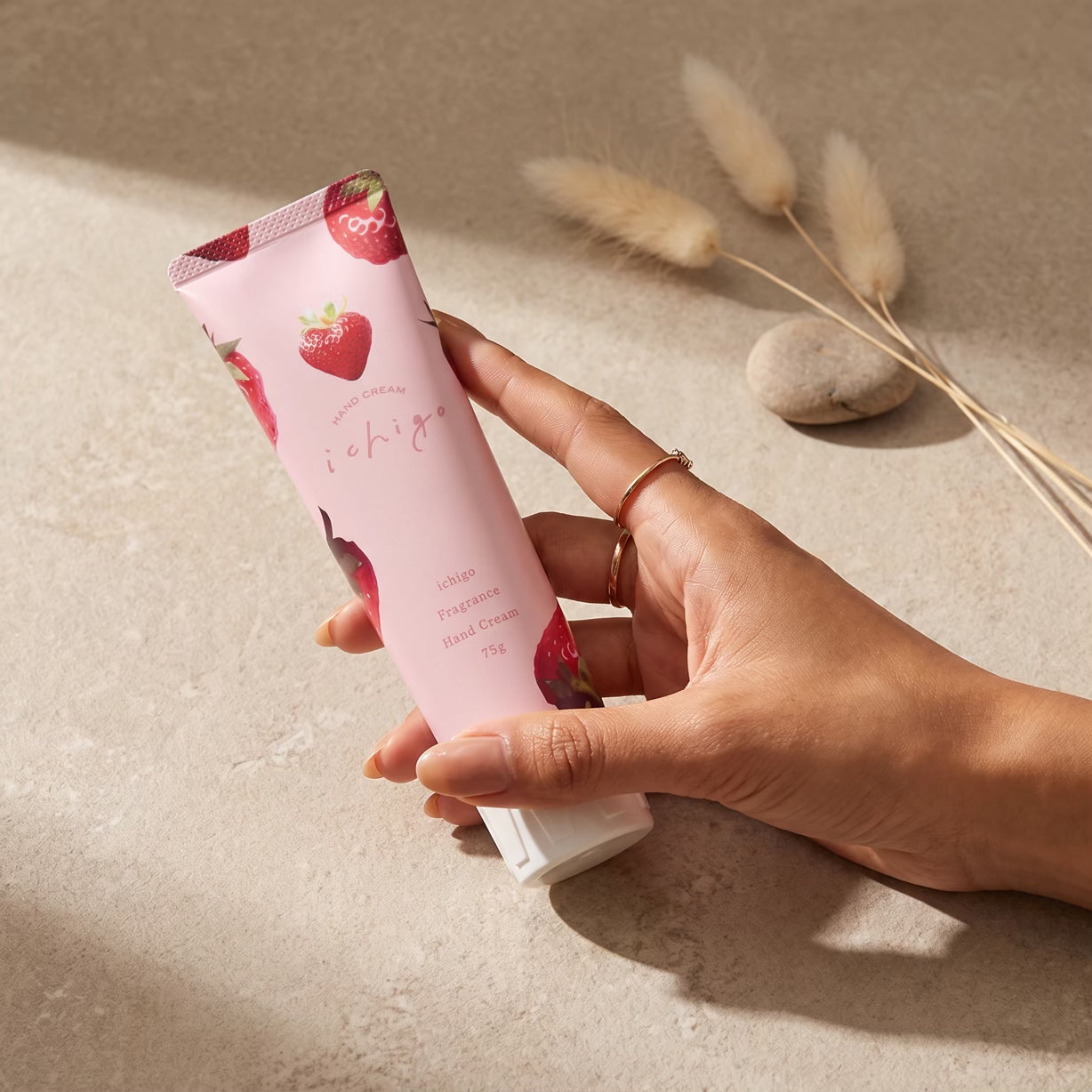Daily Aroma Ichigo (Strawberry) Hand Cream 20g/75g