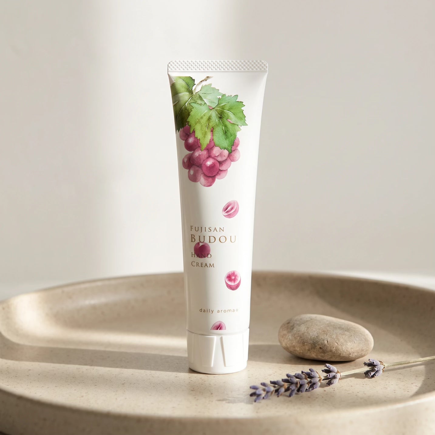 Daily Aroma Fujisan Budou (Grape) Hand Cream 20g/75g