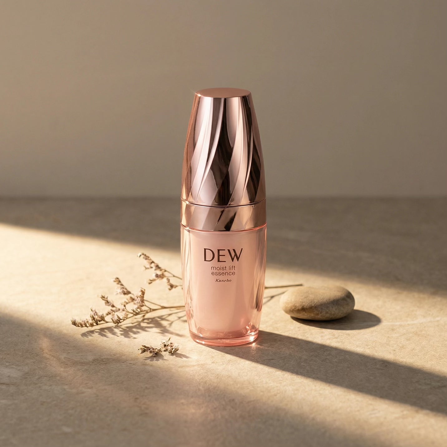 Kanebo DEW Moist Lift Essence 45g