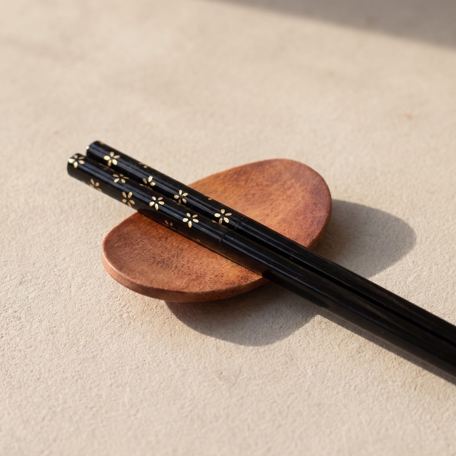Daiso Natural Wood Small Golden Flowers Design Chopstick — GIFT DEFAULT