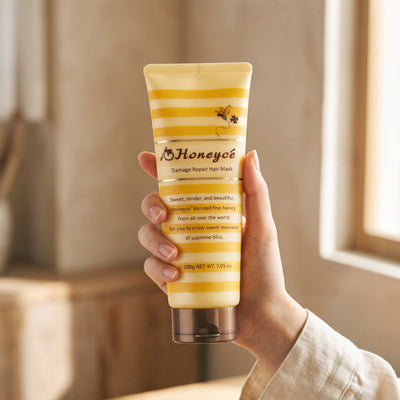 Honeycé Damage Repair Hair Mask Y R 200g — hand