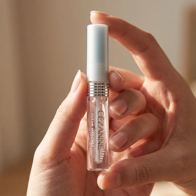 Cezanne Clear Mascara R 7.5g — macro lifestyle view