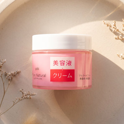 pdc Pure Natural Cream Moist Lift N 100g — GIFT TOP ANGLE studio, second version