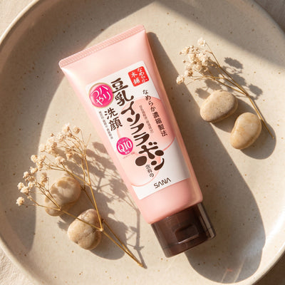 Sana Soy Isoflavones Q10 Face Cleanser 150g — GIFT TOP ANGLE